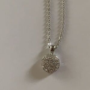 Elegant Silver Pendant Necklace